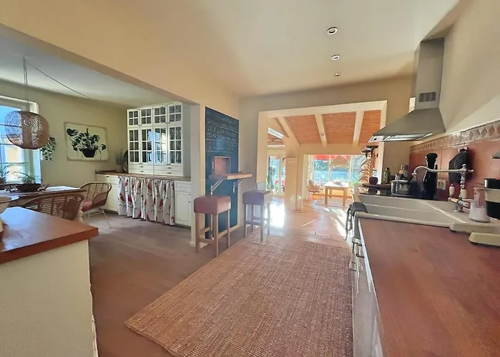 Stylish Loft On The Outskirts Apartment *